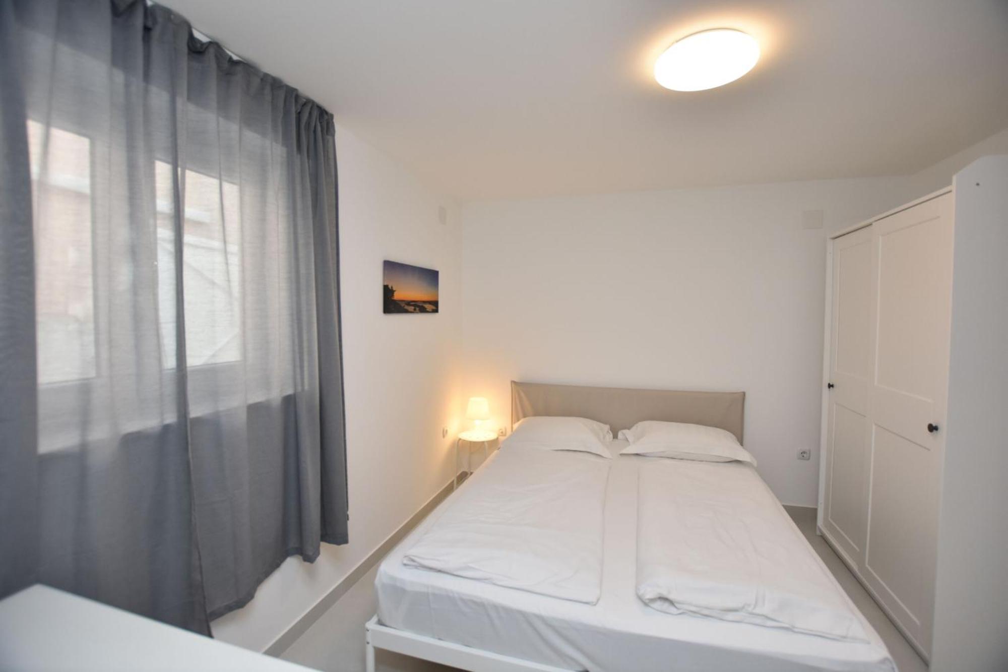 Apartments Leonardo Primošten Esterno foto